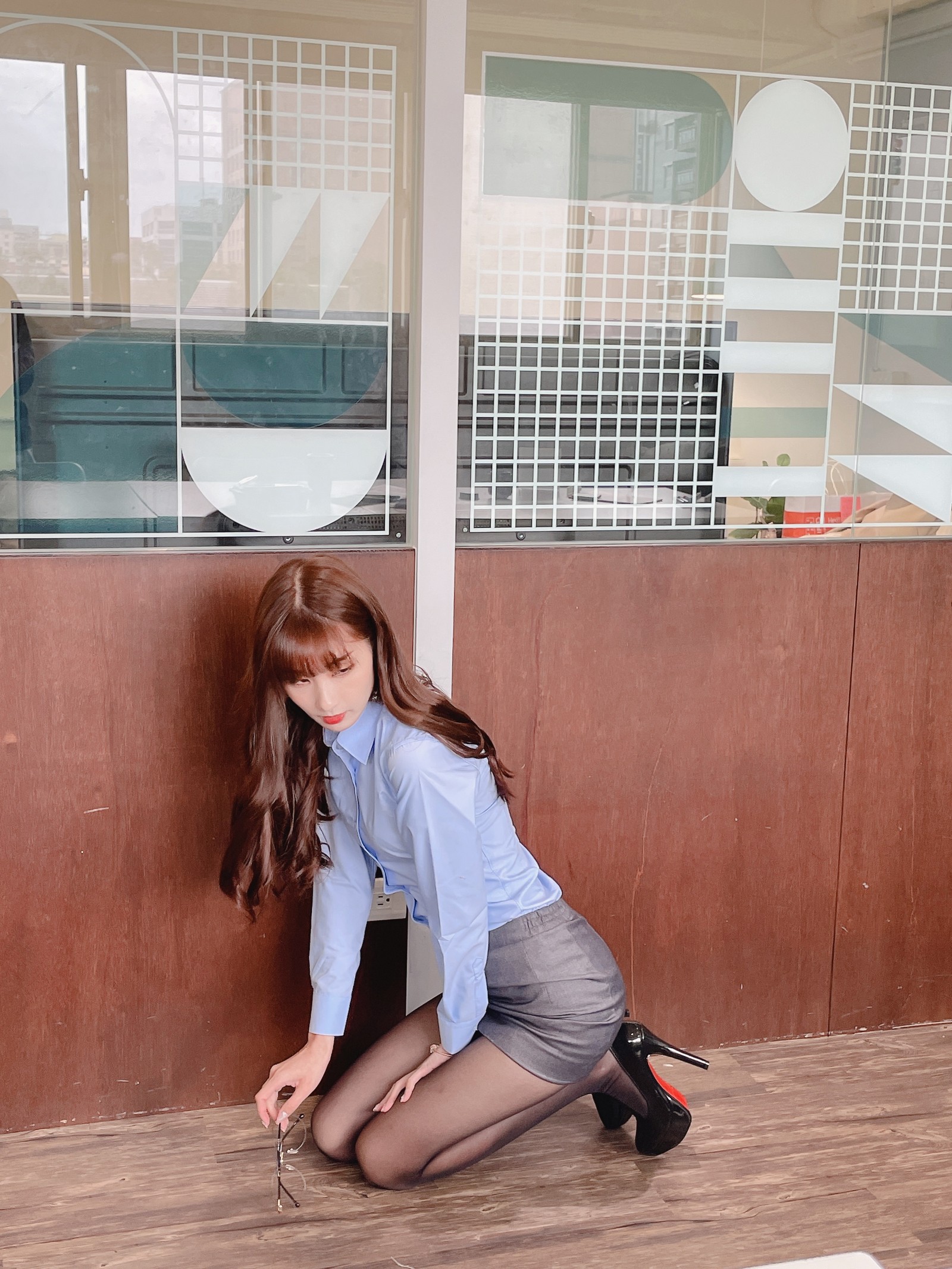 泥泥汝 OL 女郎 B 主题 写真＋视频合集｜高人气职业风作品（350P｜12V｜840MB）插图2