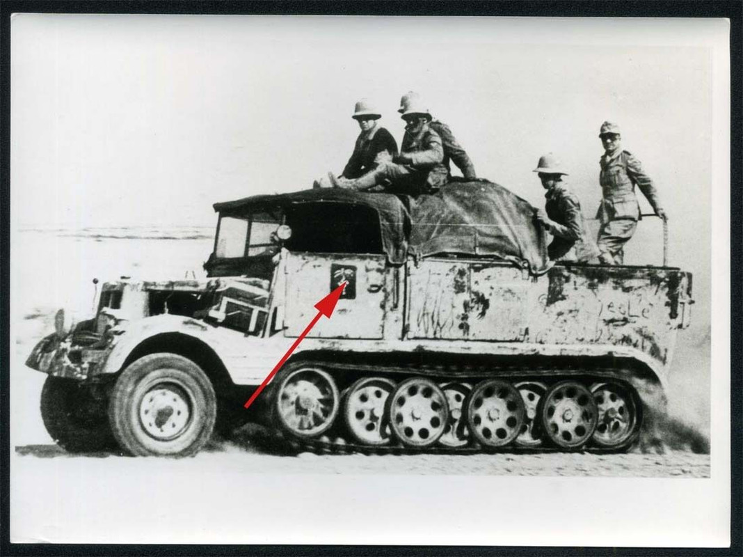 FOTO - Afrika Korps - DAK - Halbkette in der Wüs