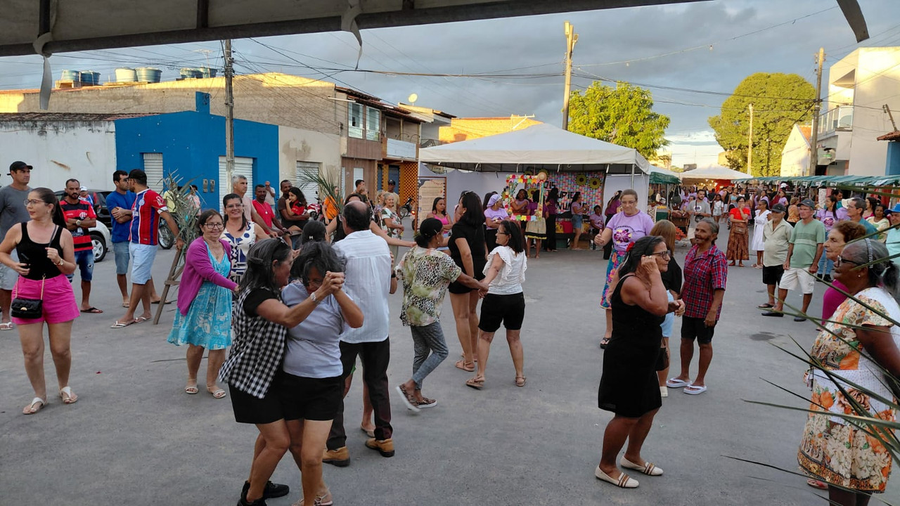 4195d249-5867-4c2d-821b-ae7fbb6c7752