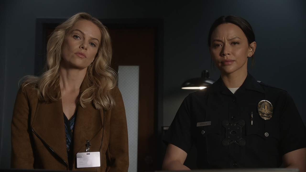 The.Rookie.S05E20.S.T.R.1080p.10bit.AMZN.WEB-DL.DDP5.1.HEVC-Vyndros.mkv_snapshot_10.15_[2023.04.21_0