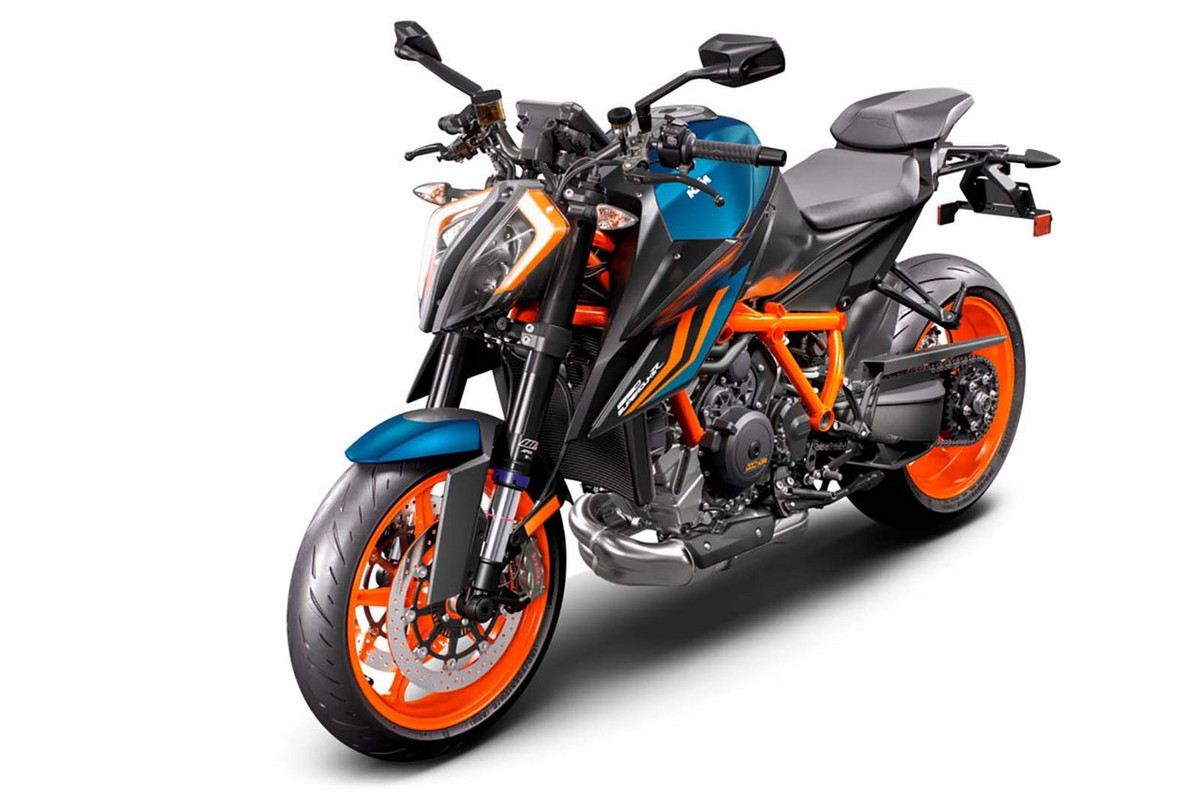 Стритфайтер KTM 1290 Super Duke R EVO 2022 с полуактивной подвеской