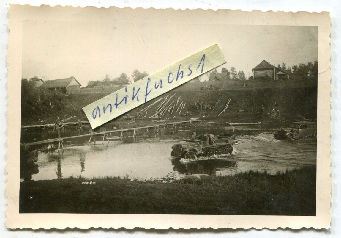 WH-Halbkette bei einer Fluß-Durchfahrt in Rußland im 2.WK
