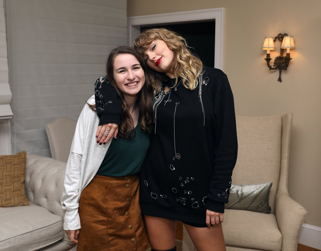 taylor-swift-reputation-secret-sessions-at-her-home-in-rhode-isl