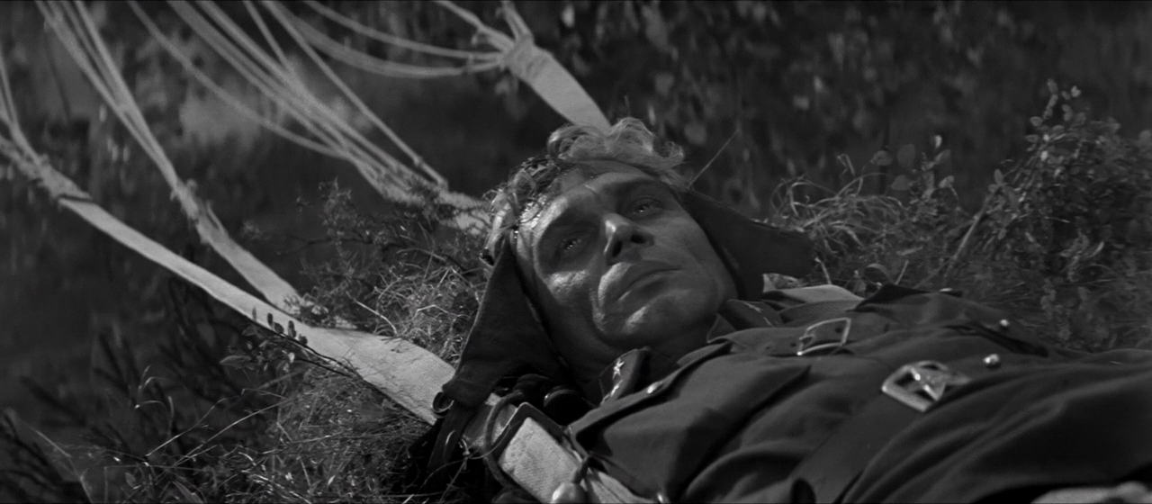 Живыеи и мертвые.1963034183