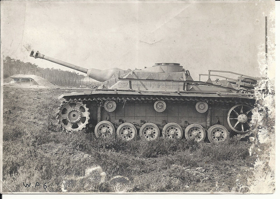 Orig.Foto Sturmgeschütz StuG III Wehrmacht mit 7