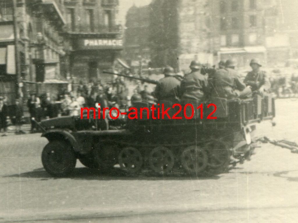 Foto, Wehrmacht, Halbkette mit Geschütz, Einnahm