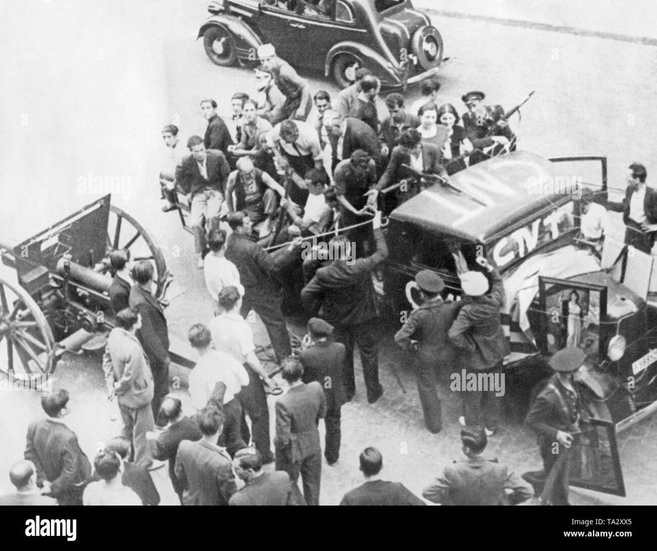 a-partly-armed-unit-of-the-anarcho-syndicalist-spanish-trade-union-confederacion-nacional-del-trabaj