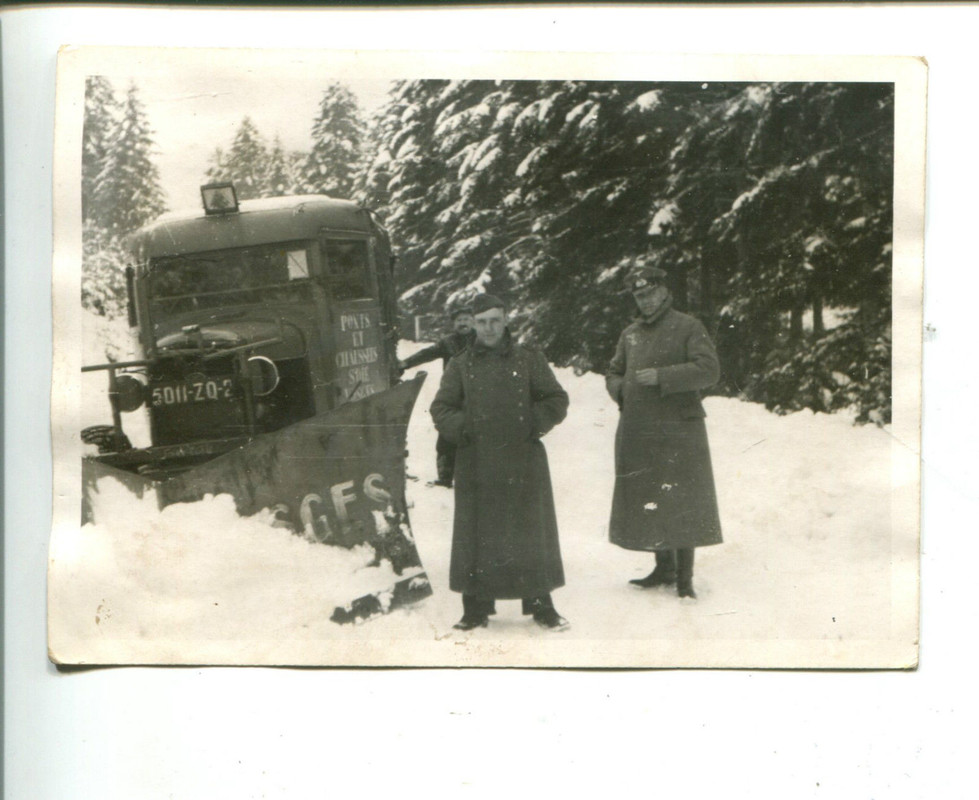 Orig.Foto Soldaten LKW mit Schneepflug Räumschil