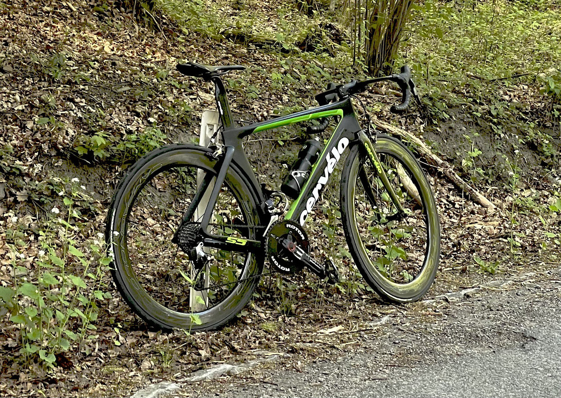 1BFDA7A9-F8EE-4D87-A90B-688AE0A57531_1_201_a