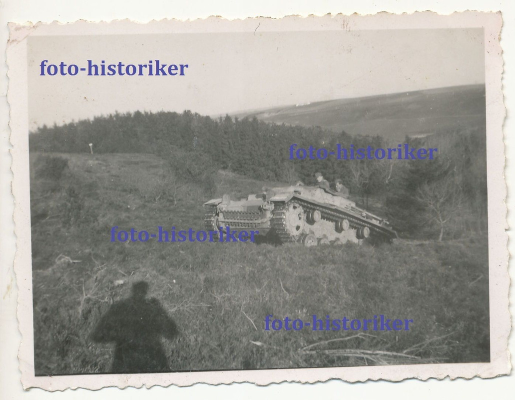 Kameraden auf Panzer Sturmgeschütz STUG III Kenn