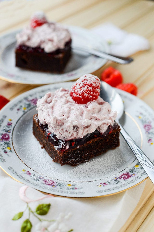 BROWNIE RASPBERRY DELIGHT 640x967