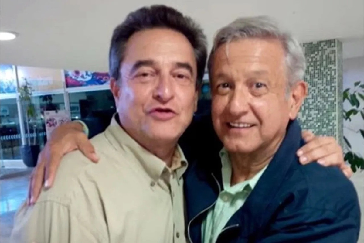 Pío López Obrador entrega al INE la información de la denuncia en su contra