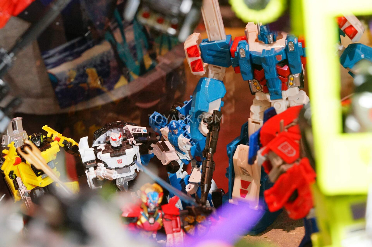 SDCC2015-Hasbro-Transformers-Combiner-Wars-068