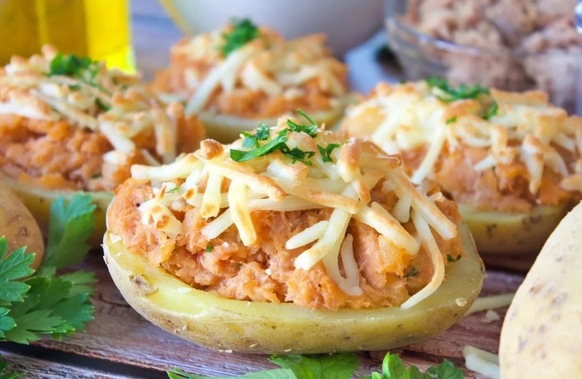¿Qué hacer de cenar? Esta es la receta para preparar papas rellenas de atún