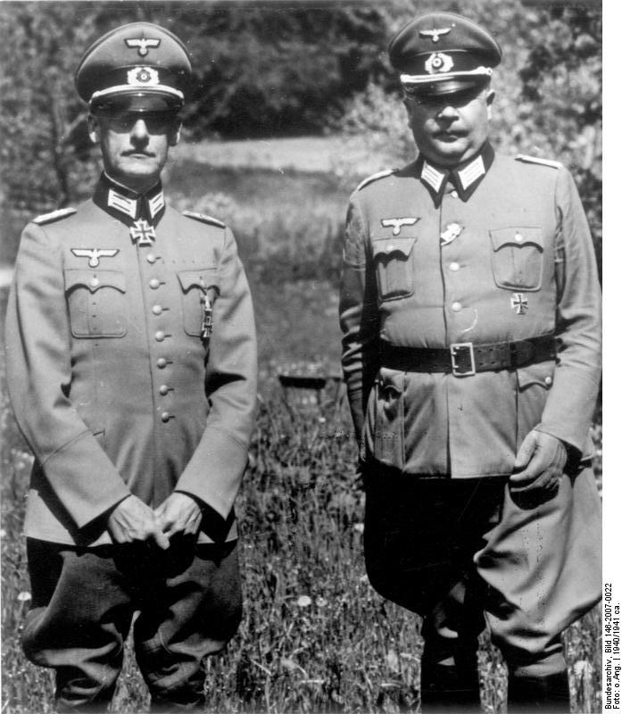 Wilhelm Ritter von Leeb junto a un oficial en Alemania, 1940