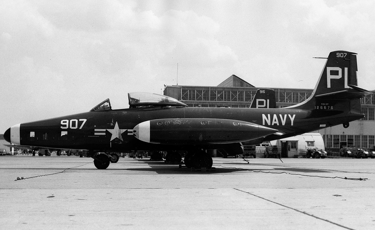 xF2H-2P 126676 VC-62 Jacksonville Jun-10-54[1]