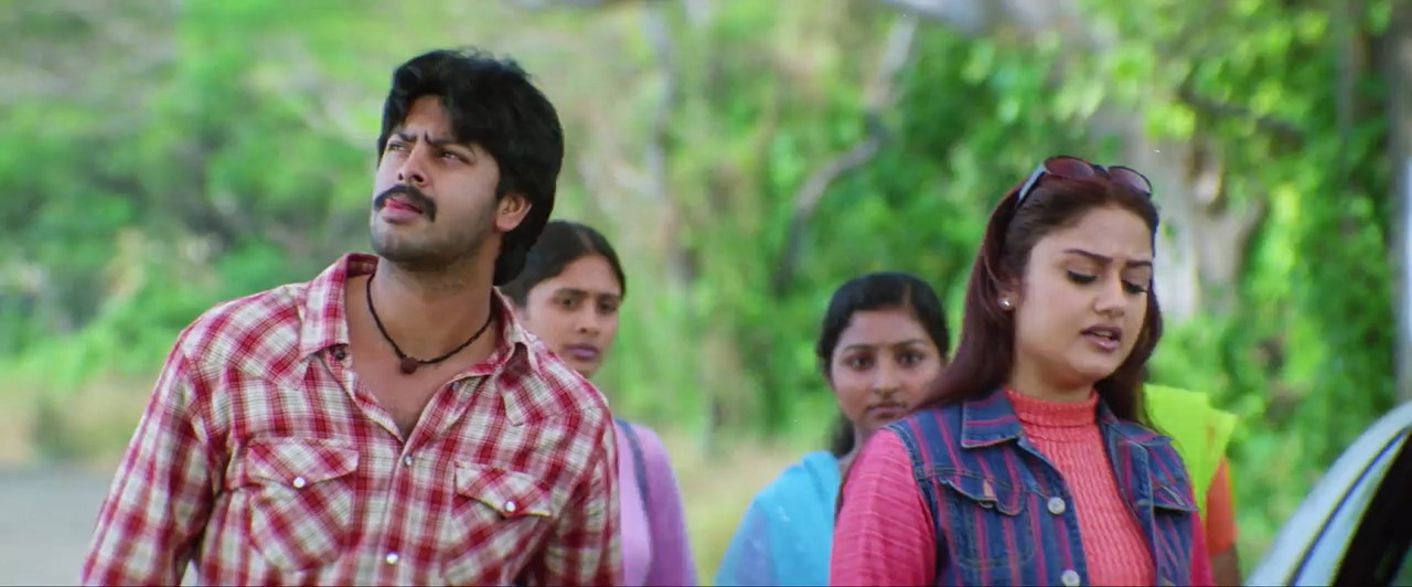 Oru Naal Oru Kanavu 2005 WebRip [Tamil] 480p, 720p ESub Screenshot