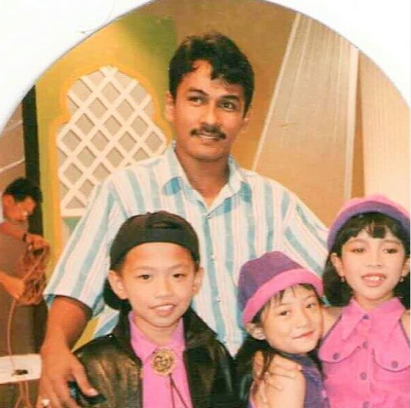 Papa T Bob bersama penyanyi-penyanyi cilik