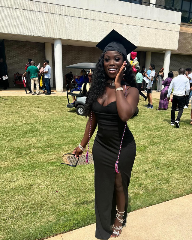 cire.traore posts 2024-05-03 11.36 C6hEDVVgdqv_1_7 440156077_18186658672291977_7781419372648004433_n