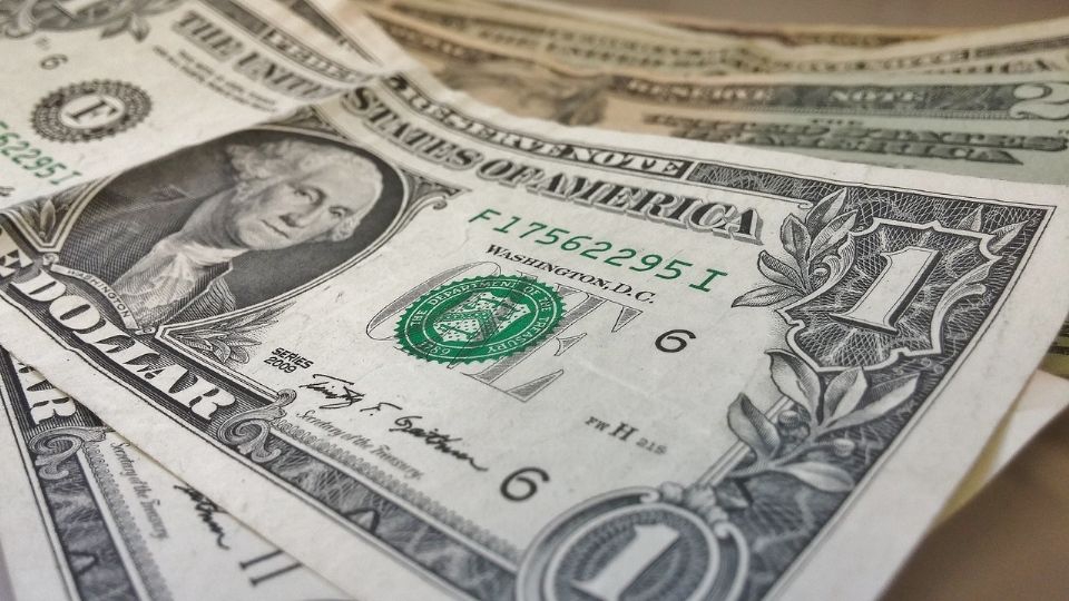 Al tipo de cambio actual, así 'amanece' el precio del dólar hoy lunes 21 de noviembre 2022Conoce cuál es el precio del dólar registrado en México este lunes 21 de noviembre del 2022, día de asueto por motivo de la Relación Mexicana 