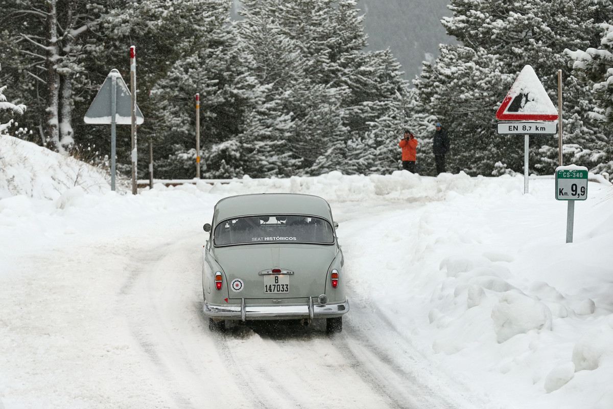 El-SEAT-1400-regresa-al-Rallye-Monte-Carlo_06_HQ