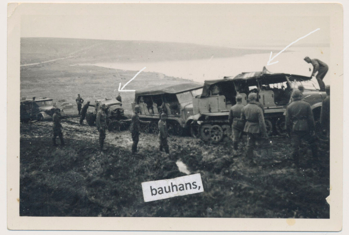 Russland Wehrmacht Sd.Kfz Halbkette mit Anhänger im Schlamm