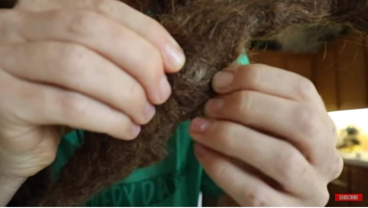 Rambut Robert setelah 4 bulan tak dicuci.