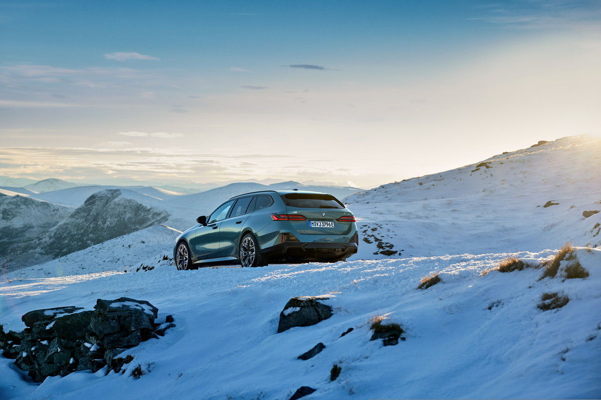 P90537249_highRes_the-new-bmw-i5-edriv