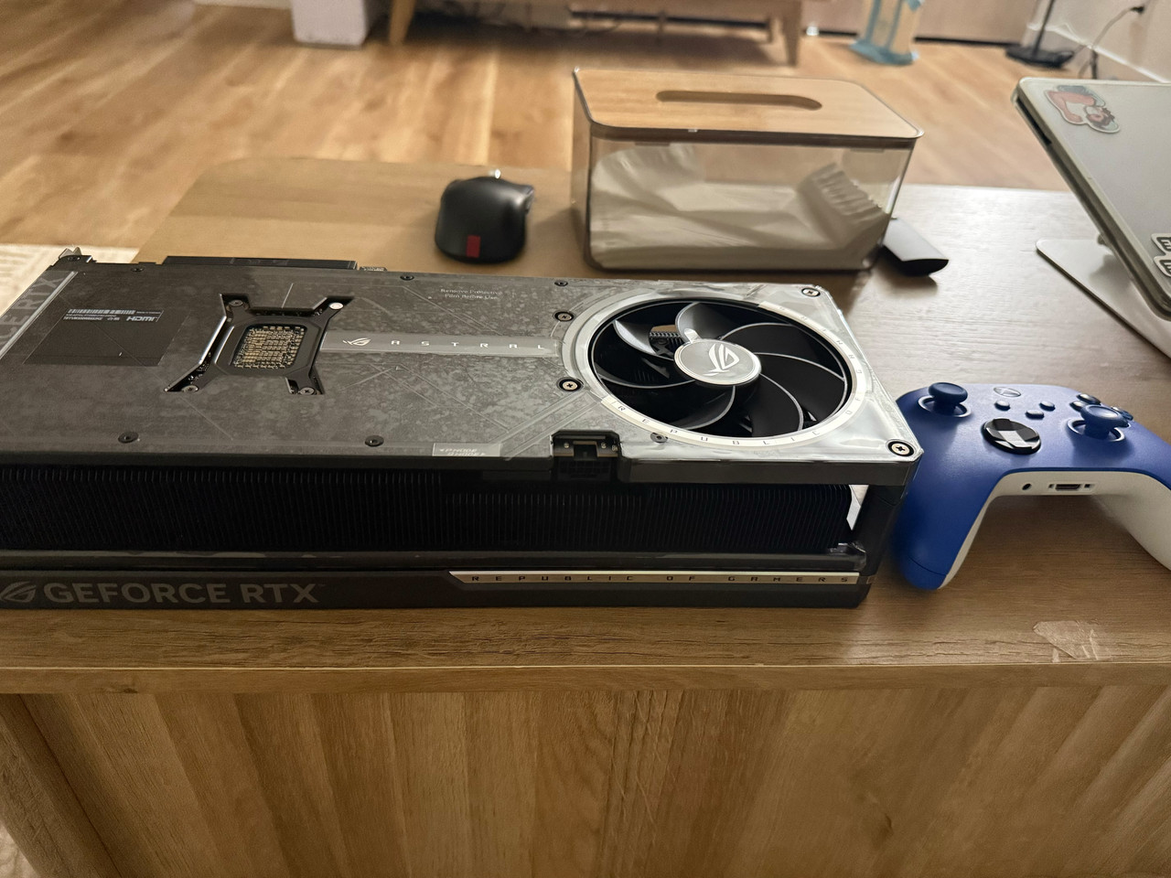 796529262 328070public