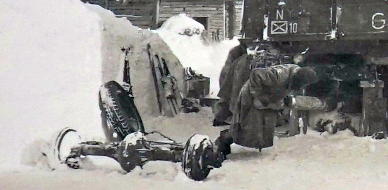 1943 Rußland Mist Militär LKW Panne mitten in der klirre Kälte Foto
