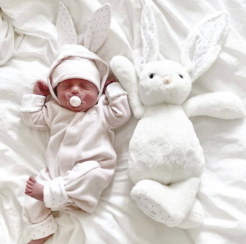 ACE9ECAD-5D35-431E-81F7-B708E82B8349