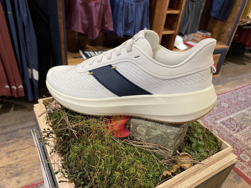 D84AB69C-0B12-4781-8766-9D449CB8A45E