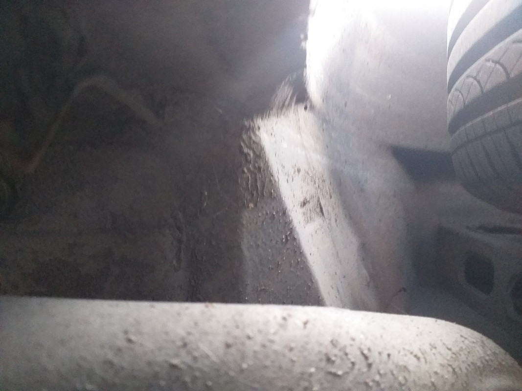 Mes supports-fixations de cric sur R25 TXI qui sont HS (3)