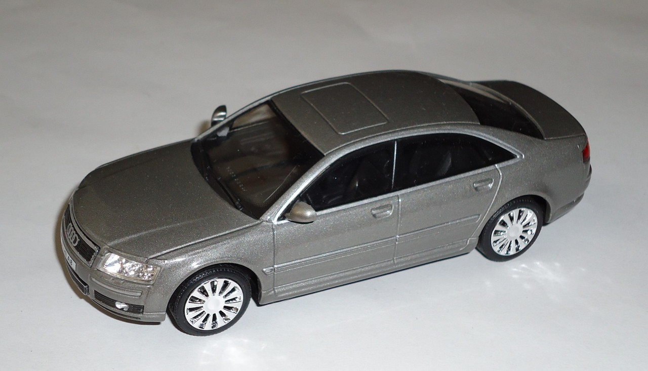 Audi-A8 3.7 quattro (D3)