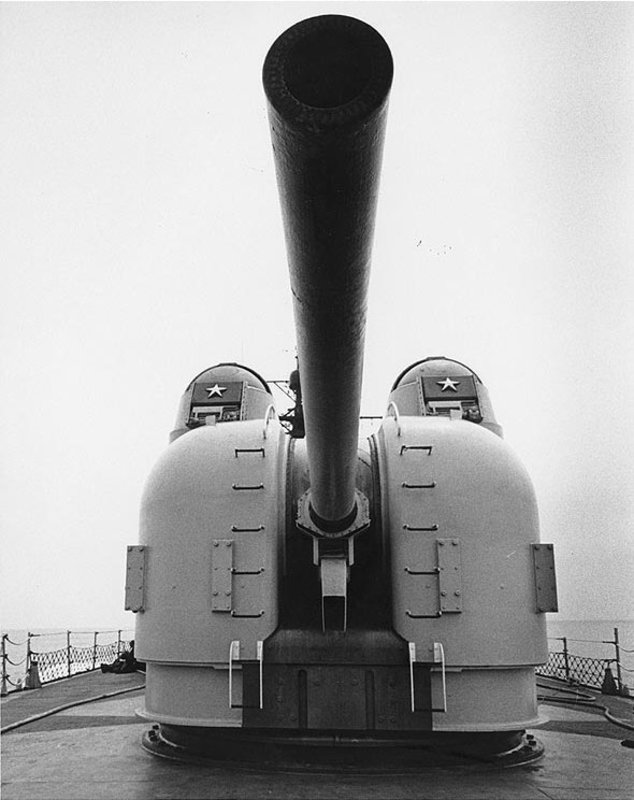 5_inch_Mark_42_on_USS_Turner_Joy_(DD-951),_front