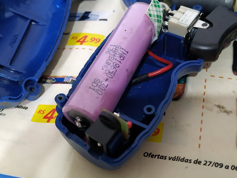 Como troquei bateria recarregável NiCd de parafusadeira pela de Lítio Trocando-Bateria-38