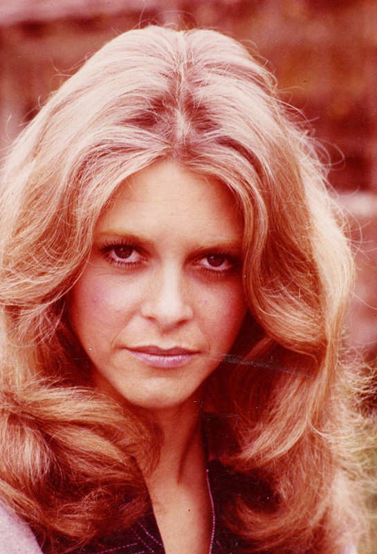 lindsay_wagner_b25
