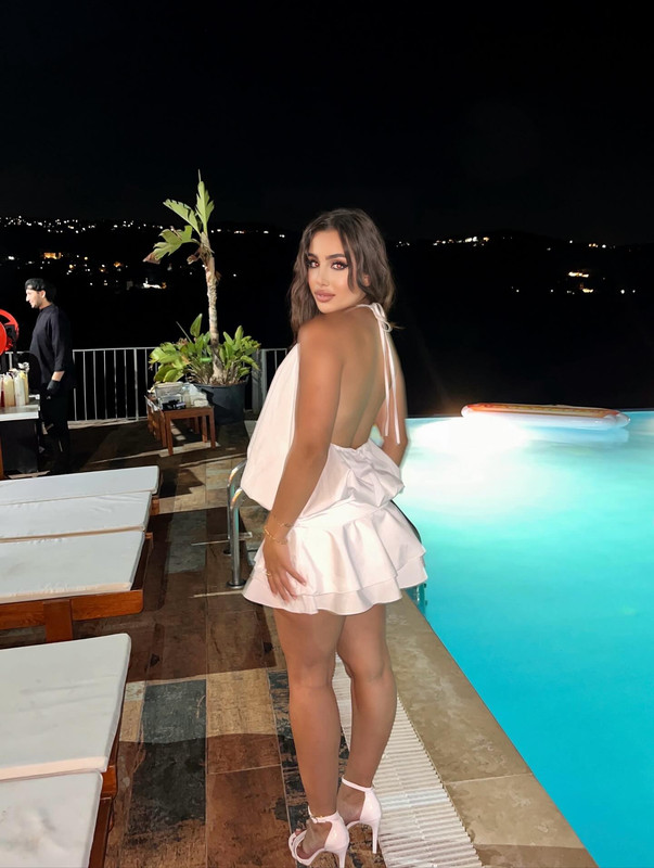 صور ريبيكا أوندونيو | لقطات مثيرة 2026 - صور مغرية! Rebecaandonian-1756048975708