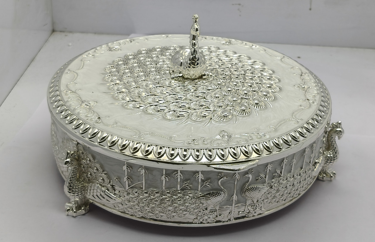4 Compartment Peackcock Round Box Medium White