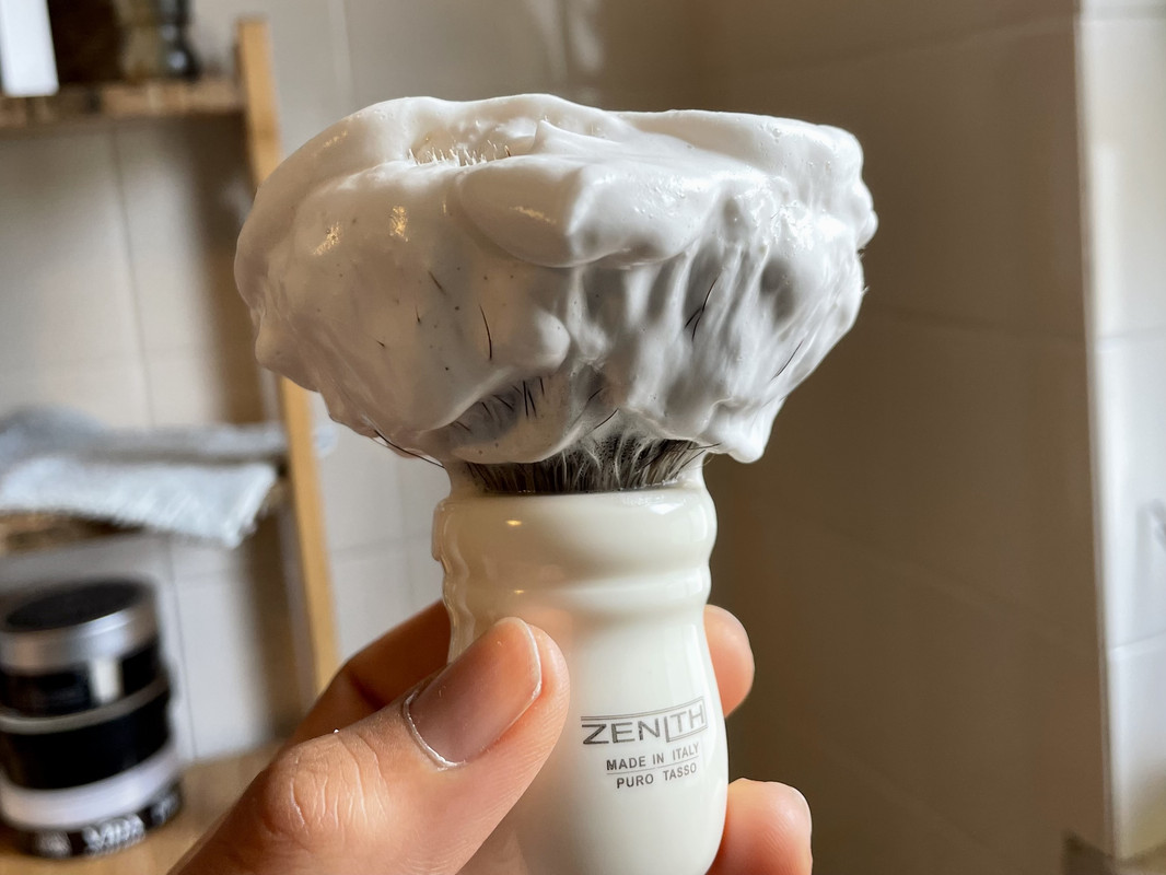 F5E1A697-41A0-49E2-96BA-A18B11E93A9B