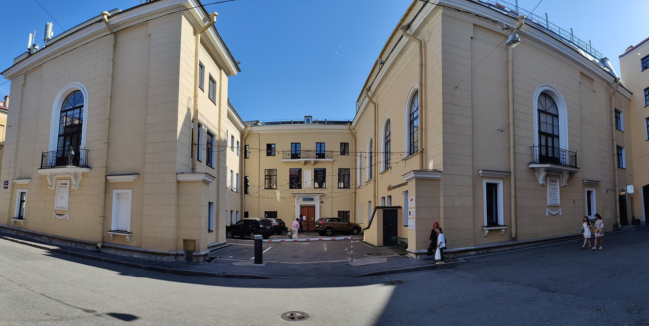 1920px-Пирогова_18_СПб_03