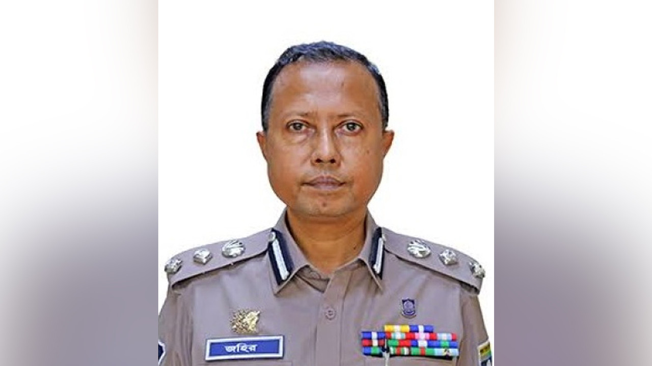 অতিরিক্ত ডিআইজির প্লটে ‘ডিজে পার্টি’, মাদকসহ আটক ৮৪