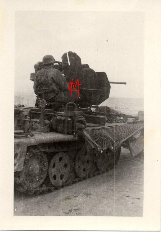 Orig.foto Deutsche Soldaten im Tarnkleidung Tarn Camo Sdkfz Flak Geschütz