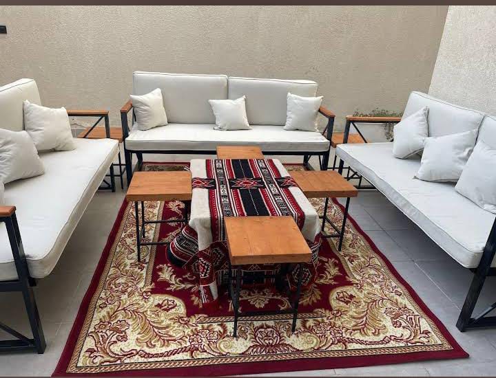 جلسات تراثية ارضية للإيجار