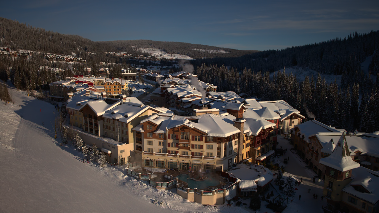 mpv shot My Secret Santa 2025 2160p UHD NF WEB DL HDR DV HEVC Нечипорук 00 16 13 0006