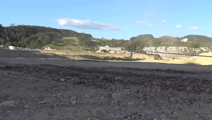 https://i.postimg.cc/pXTpmvXC/video-2026-06-18-03-24-24-(1).gif