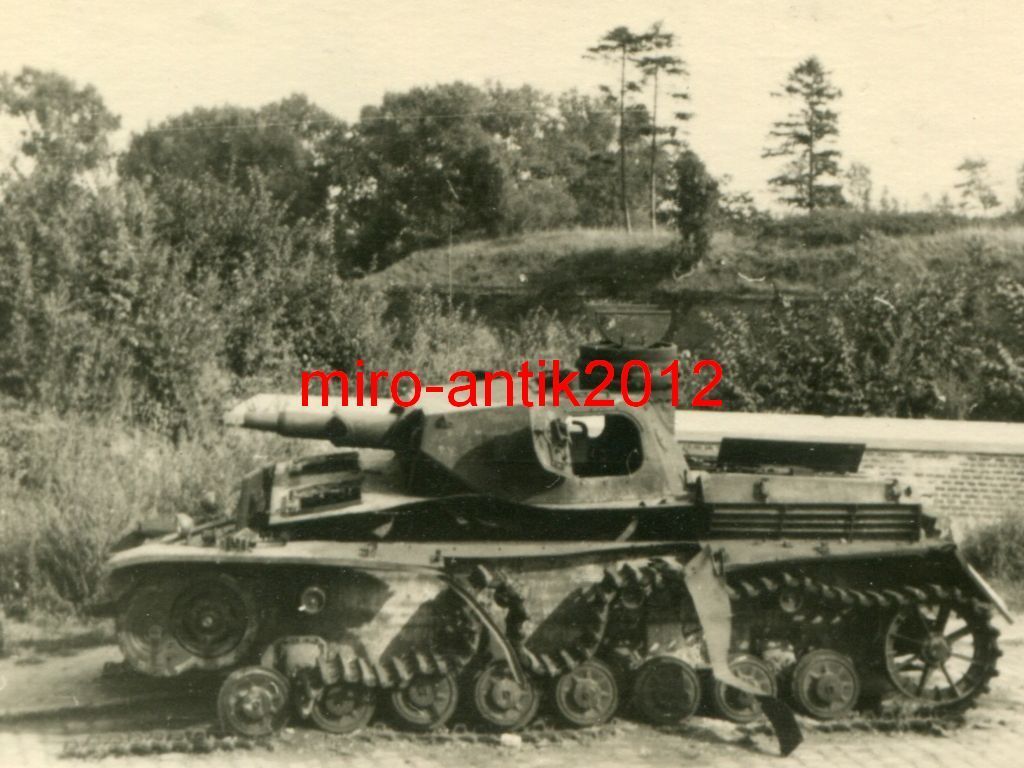 Wehrmacht, zerstörter deutscher Panzer, Nahaufna