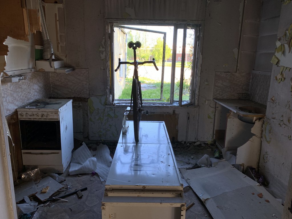 6A6E2EDC-62E1-4143-AA66-355701AFDE1D