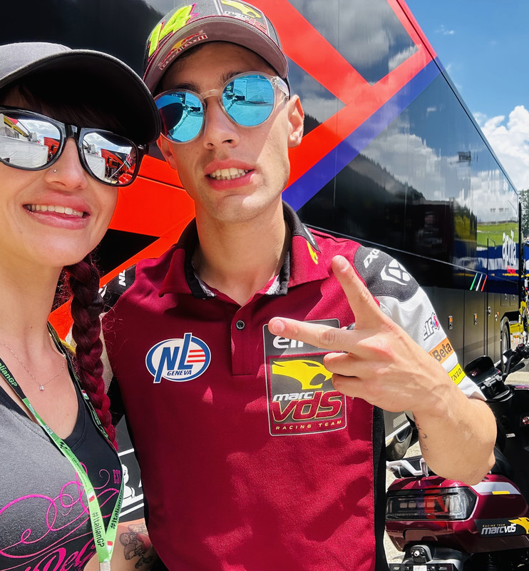 C47F8FCE-8D40-4485-B32D-0C78D4571BDF