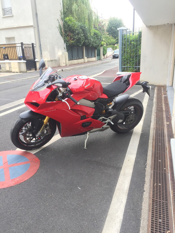 CEA704DD-E5B0-4D3D-94E9-0D5898C15807